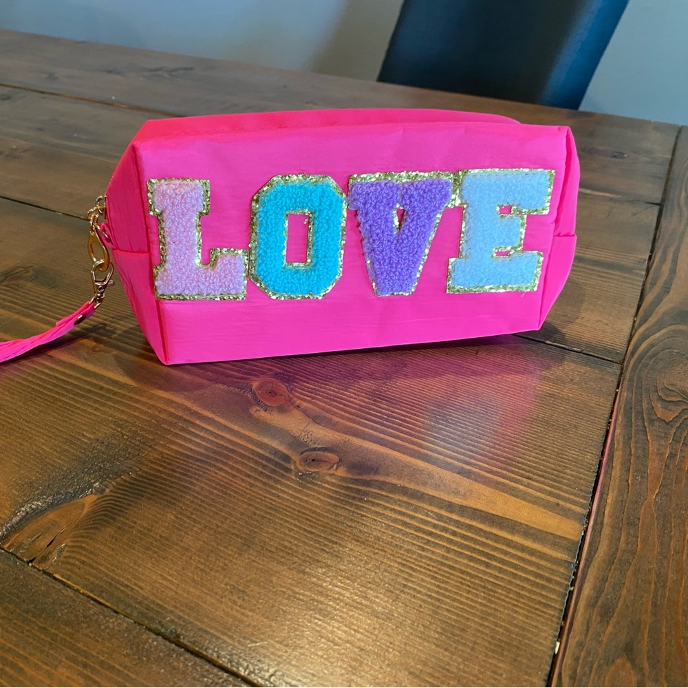 Cosmetic or pencil pouch